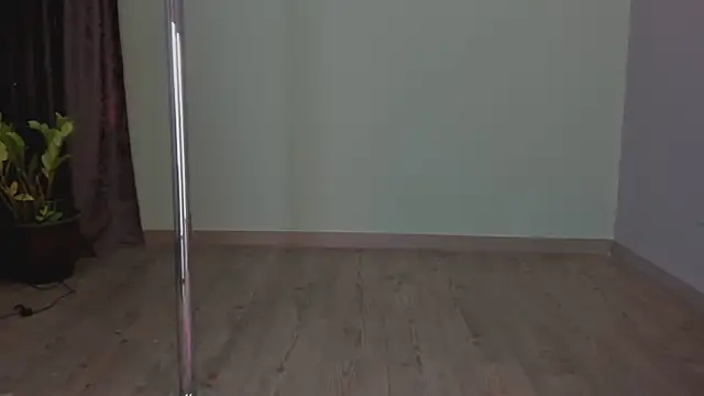 Snapshot of Angelbae- chatting on January 2025 01:01:01 PM Angelbae- online show from January 2025 01:01:01 PM