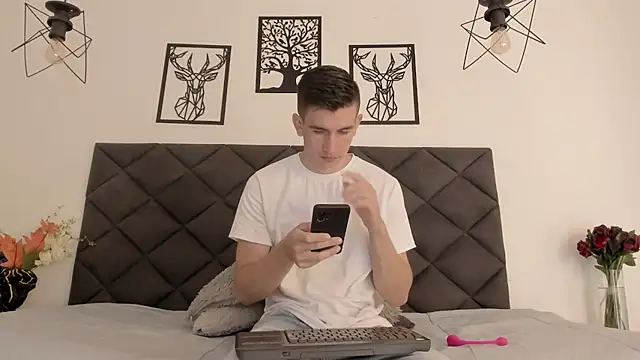 MikaelSlow online show from January 2025 04:15:02 AM