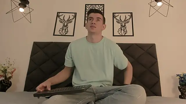 MikaelSlow online show from February 2025 09:26:02 PM