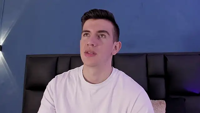 MikaelSlow online show from September 2025 04:01:01 AM