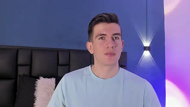 MikaelSlow online show from September 2025 04:05:01 AM