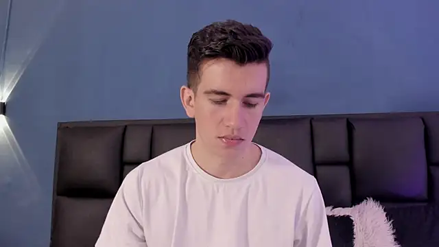 MikaelSlow online show from September 2025 04:06:02 AM