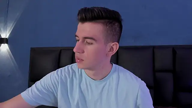 MikaelSlow online show from October 2025 03:51:02 AM