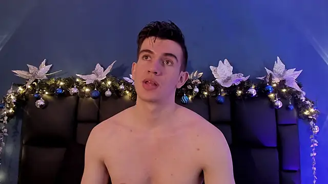 MikaelSlow online show from November 2025 04:34:02 AM