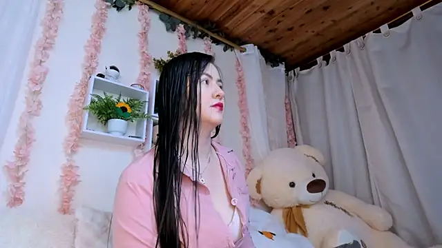 Idara and Edahi01 online show from January 2026 01:15:02 PM