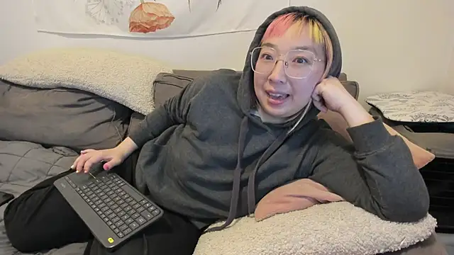 luxgray online show from December 2024 12:41:01 AM