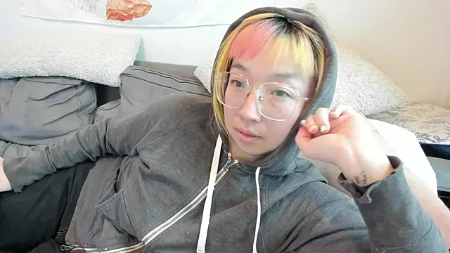 luxgray online show from December 2024 06:14:01 PM