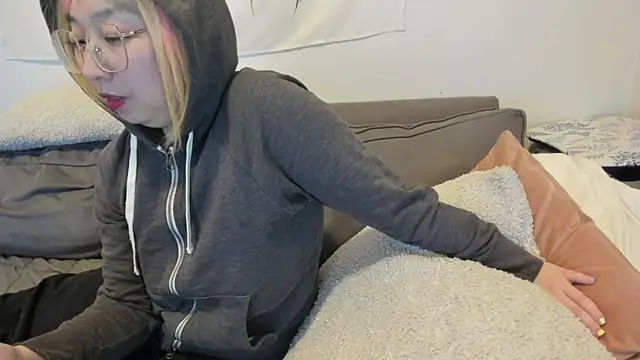 luxgray online show from December 2024 12:31:02 AM