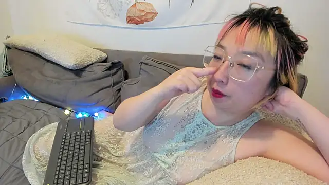 luxgray online show from December 2024 06:20:02 AM