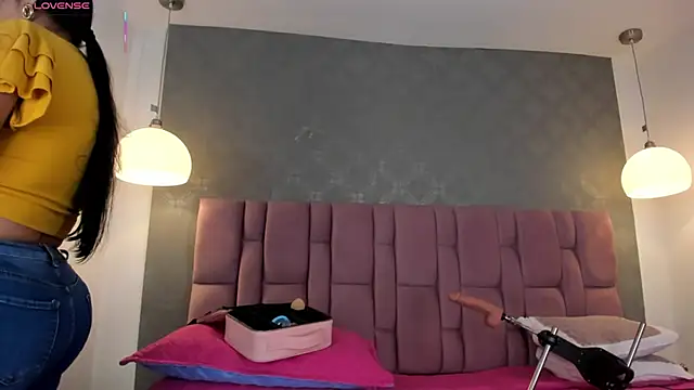 brithanyadams23 online show from March 2025 11:01:02 PM