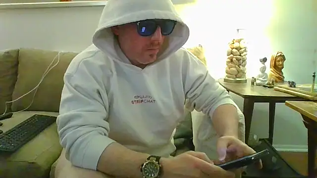 Snapshot of Rock_Pierce chatting on May 2026 11:11:01 PM Rock Pierce online show from May 2026 11:11:01 PM