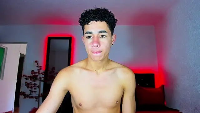 Snapshot of DavidfullOFlove chatting on December 2024 02:17:01 PM DavidfullOFlove online show from December 2024 02:17:01 PM