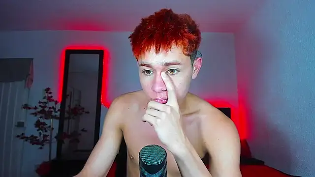 Snapshot of DavidfullOFlove chatting on January 2025 07:14:01 AM DavidfullOFlove online show from January 2025 07:14:01 AM