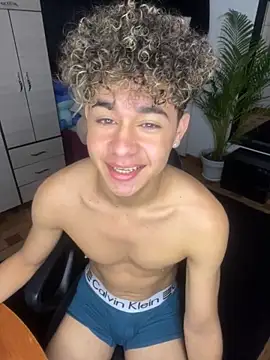 Snapshot of DavidfullOFlove chatting on October 2025 11:47:01 PM DavidfullOFlove online show from October 2025 11:47:01 PM