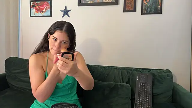 Redfloweer1 online show from February 2026 03:05:02 PM