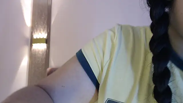 AgathaLynx online show from March 2025 11:40:01 AM