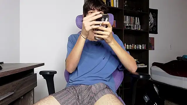 alex connorr online show from November 2025 10:12:01 PM