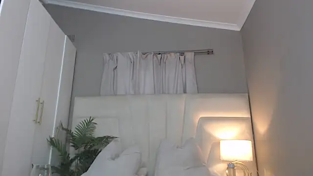 naughtyblackdolie online show from November 2025 05:10:01 AM