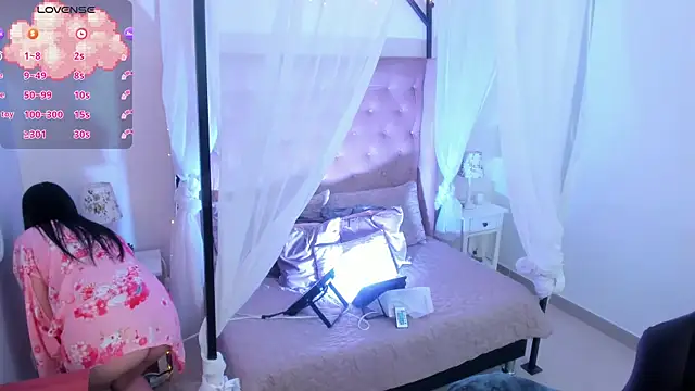 Snapshot of Hanna__Becker_ chatting on September 2025 03:22:01 AM Hanna Becker online show from September 2025 03:22:01 AM