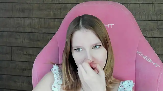 LiliLinn online show from May 2026 04:29:02 AM