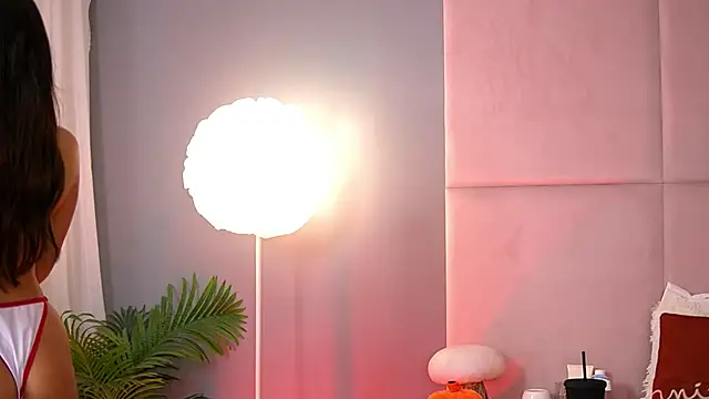 AlmaLuv online show from November 2025 04:46:01 AM