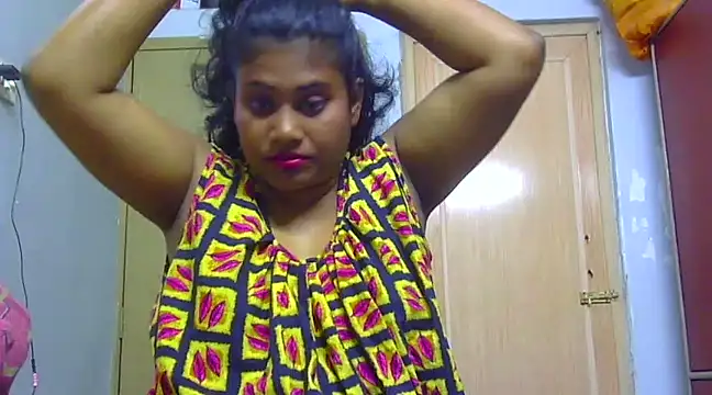 Snapshot of sexy_roma chatting on December 2024 08:47:01 PM sexy roma online show from December 2024 08:47:01 PM