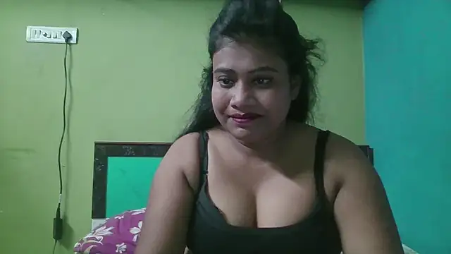 Snapshot of sexy_roma chatting on May 2026 01:05:02 PM sexy roma online show from May 2026 01:05:02 PM