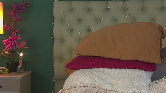 AlicePirs online show from January 2025 08:52:01 AM