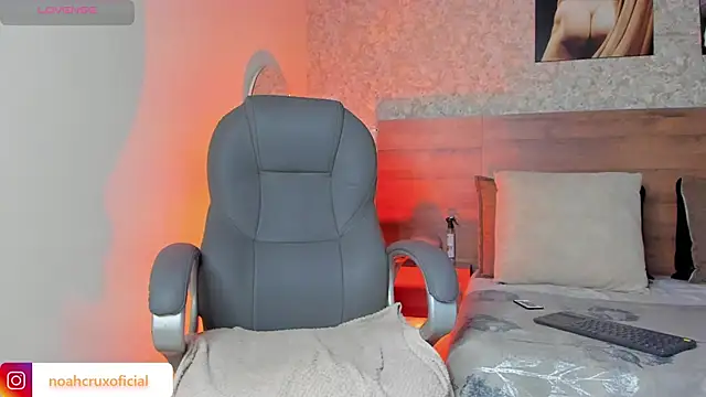 noah crux online show from September 2025 08:10:01 PM