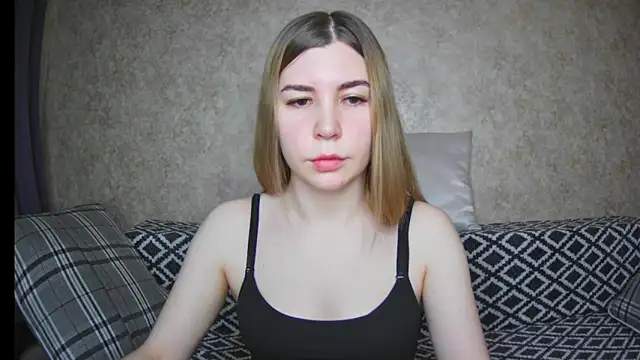 Snapshot of ElllaNuar chatting on December 2024 02:13:02 AM ElllaNuar online show from December 2024 02:13:02 AM