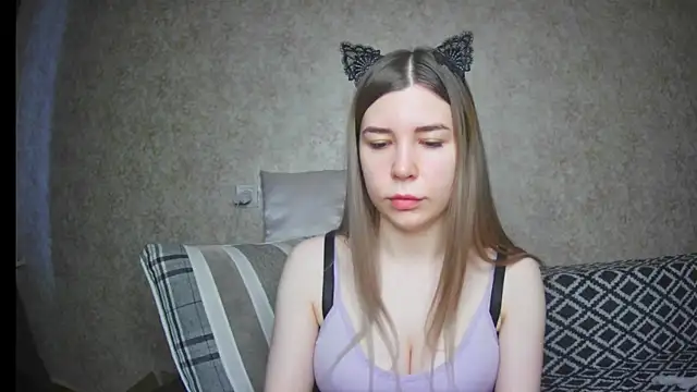 Snapshot of ElllaNuar chatting on February 2025 04:27:01 AM ElllaNuar online show from February 2025 04:27:01 AM