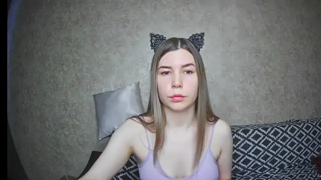 Snapshot of ElllaNuar chatting on February 2025 06:51:02 AM ElllaNuar online show from February 2025 06:51:02 AM