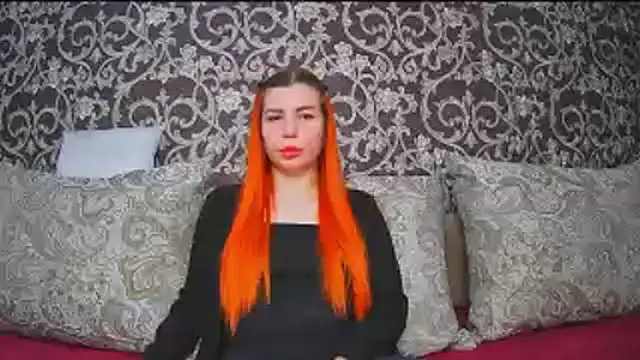 Snapshot of ElllaNuar chatting on November 2025 03:18:02 AM ElllaNuar online show from November 2025 03:18:02 AM