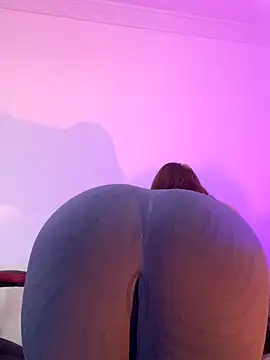 ValenGray online show from November 2025 12:50:02 PM