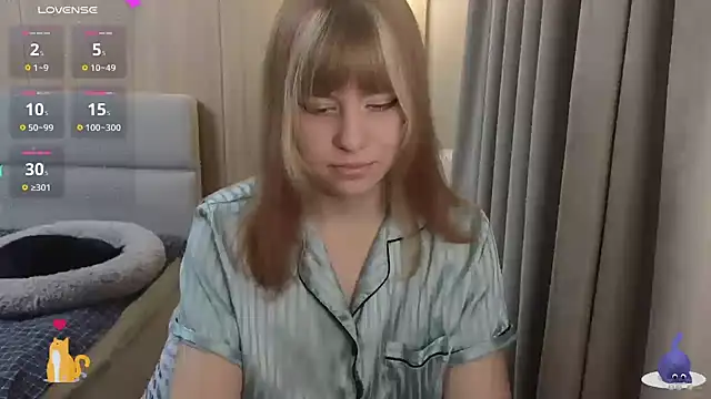 HermioneHHH online show from November 2025 06:18:02 PM