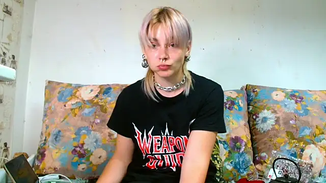 Sophie Bell online show from June 2026 06:56:01 PM