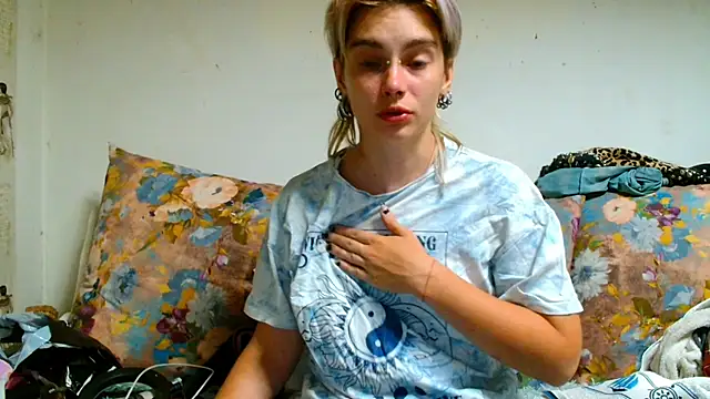 Sophie Bell online show from July 2026 11:00:01 PM