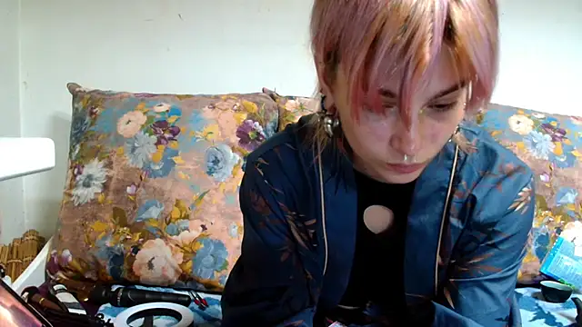 Sophie Bell online show from July 2026 07:08:02 PM