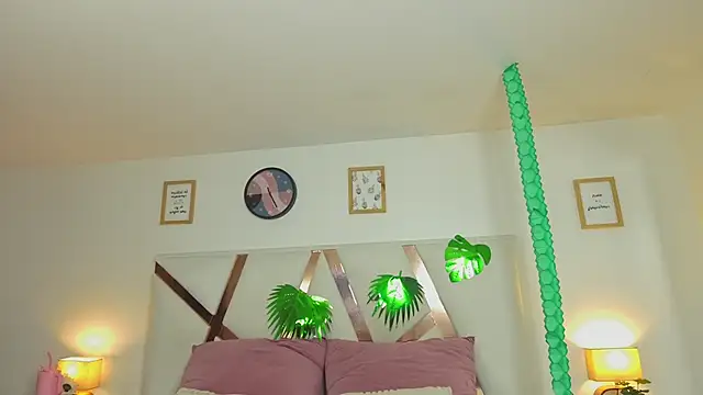 Snapshot of KendalMilleer chatting on March 2025 11:16:01 AM KendalMilleer online show from March 2025 11:16:01 AM