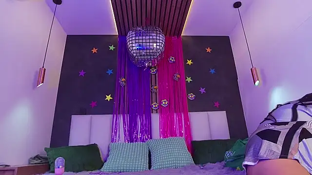 Snapshot of KendalMilleer chatting on September 2025 02:44:02 AM KendalMilleer online show from September 2025 02:44:02 AM