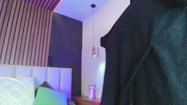 Snapshot of KendalMilleer chatting on November 2025 11:43:02 AM KendalMilleer online show from November 2025 11:43:02 AM