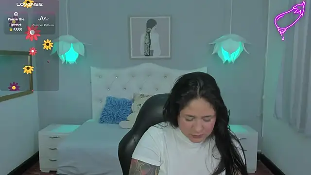 Lisa7 7 online show from November 2025 02:02:01 PM