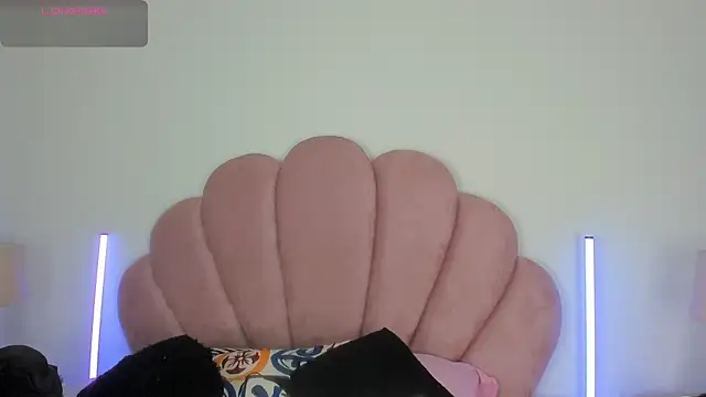 Snapshot of Nicole_Paradise chatting on May 2026 01:29:01 PM Nicole Paradise online show from May 2026 01:29:01 PM