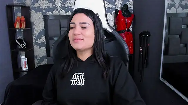 Cumming Tiffani online show from September 2025 11:48:01 AM