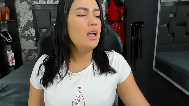 Cumming Tiffani online show from October 2025 12:35:02 PM