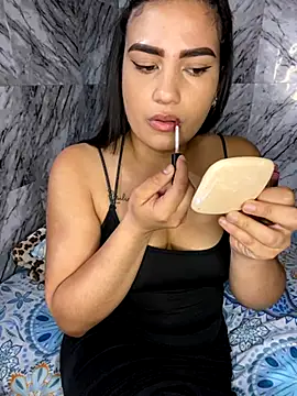 Cumming Tiffani online show from October 2025 01:04:02 PM