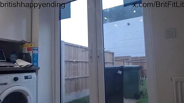 Snapshot of BritishHappyEnding chatting on December 2024 10:05:02 AM BritishHappyEnding online show from December 2024 10:05:02 AM