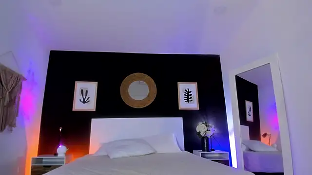 VioletPaket online show from October 2025 12:17:02 PM