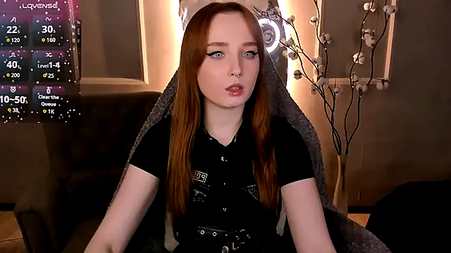 Emma Chery online show from November 2025 01:44:02 PM