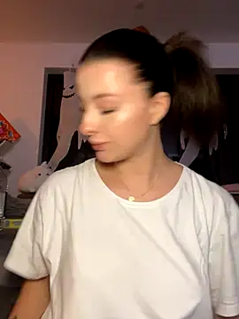 Mia-Minou online show from October 2025 08:42:02 PM